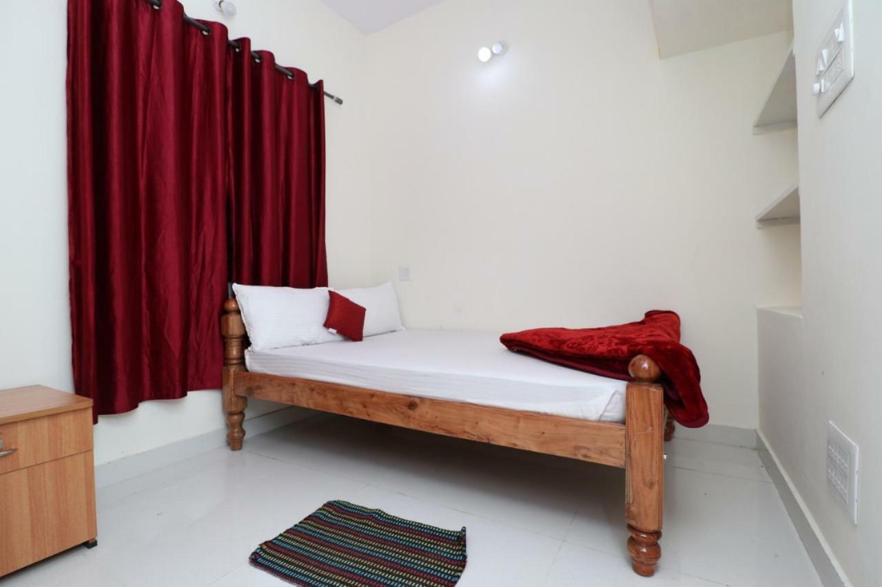 Wheel To Hills Stay Inn Service Apartments Chikmagalūr Eksteriør billede
